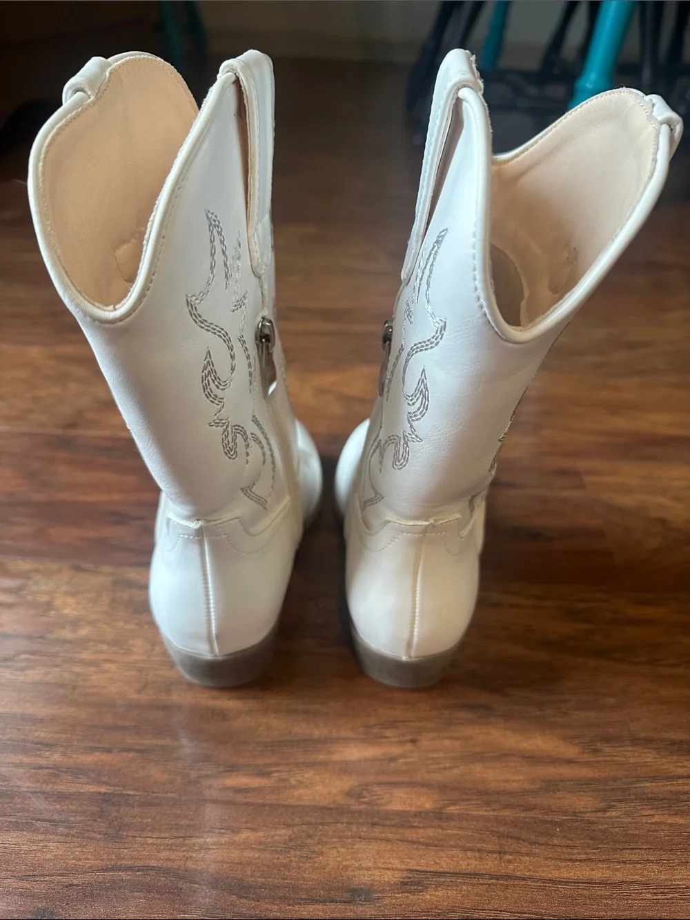 White Girl’s Western Mid-Calf Boots with Embroidered Detail